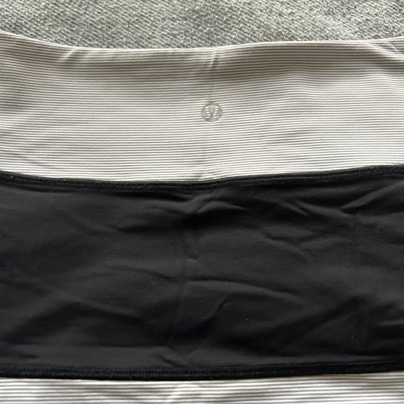 Lululemon skirt - Picture 3 of 4